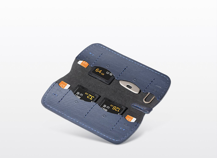 PGYTECH (ピージーワイテック) | メモリーカードウォレット  | SDカードサイズ4枚・microSDカードサイズ４枚の合計8枚のカードの収納が可能